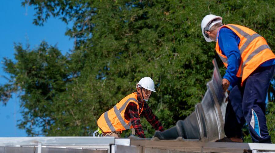 Professional gutter cleaning in Kingston, AR